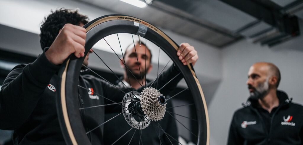 What is a Clincher Tire? Unveiling the Cycling Essential