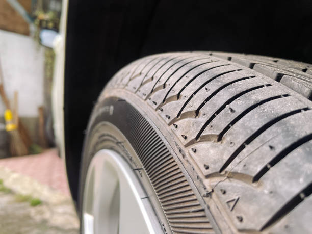 Car summer tire profile