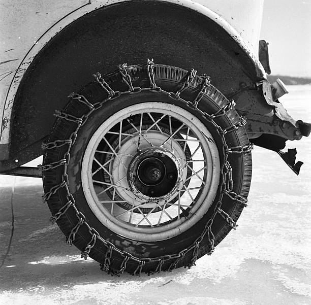 cover vehicles tire with chain