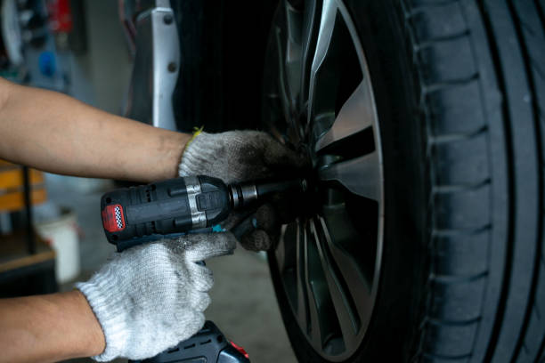 checking tire air pressure by using machine